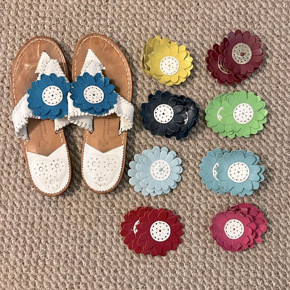 EUC Palm Beach Sandals with interchangeable flowers